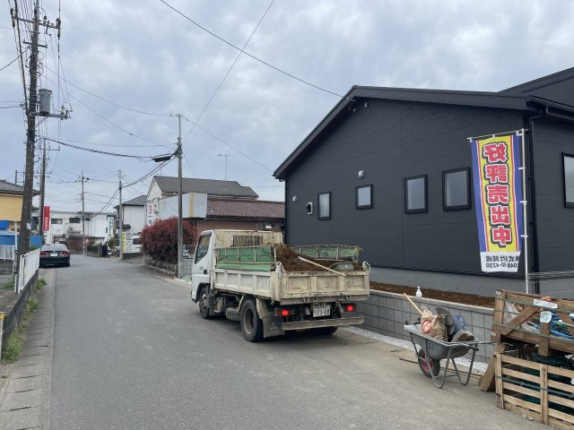 【前面道路含む現地写真】 | 寄居町富田　LiveleGarden.s　新築戸建　全2棟　2号棟 | 3/21撮影