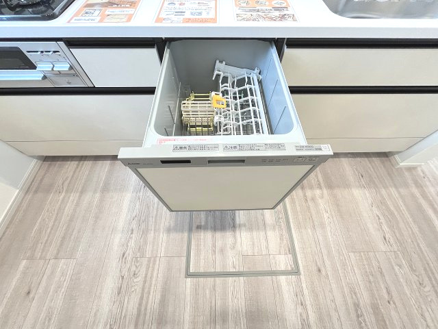 【キッチン】 | 福岡市南区中尾2丁目4期　1号棟（全2棟）【仲介手数料無料・0円】 | 施工例。施工例は完成時と異なる場合があります。