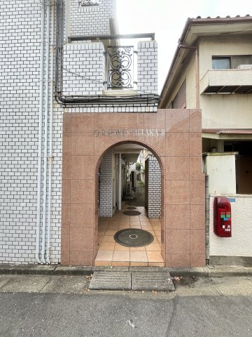 DRホームズ三鷹Ⅱのエントランス|建物の内部です