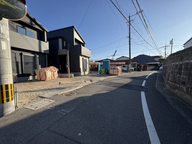 【その他】 | 福岡市南区中尾2丁目4期　2号棟（全2棟）【仲介手数料無料・0円】 | 現地写真。前面道路です。