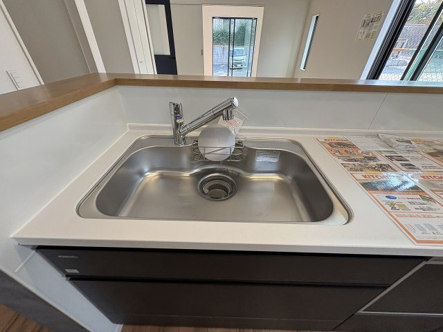 【キッチン】 | 福岡市南区中尾2丁目4期　2号棟（全2棟）【仲介手数料無料・0円】 | 施工例。施工例は完成時と異なる場合があります。