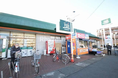 【周辺】 | PAVILION Js | ＦＵＪＩ稲田堤店 164m