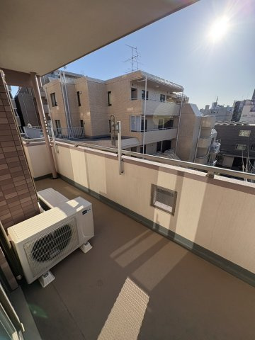 ロータリーパレス春日文京のバルコニー