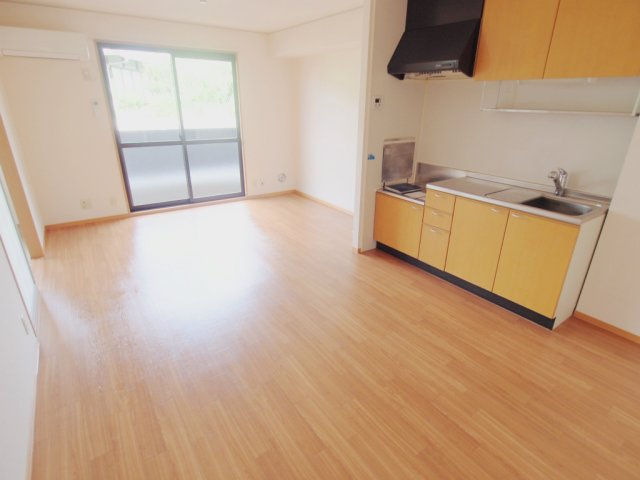 ラフィネ安芸弐番館の居間・リビング