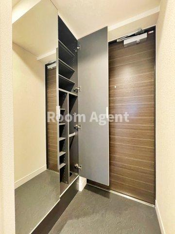 メイクスデザイン名駅南の玄関