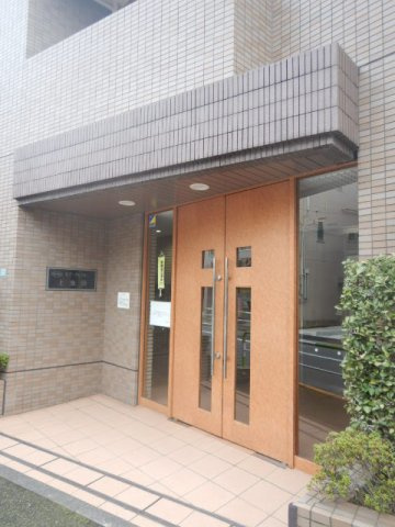 モア・クレスト上池袋のエントランス