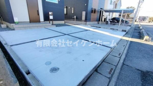 熊谷市久下　中古住宅の駐車場