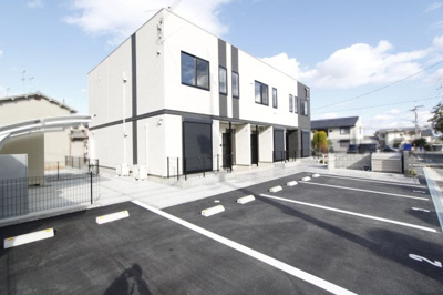 【駐車場】 | ヴィレッタ２ | 駐車場があるので、車を買う予定の方も安心です