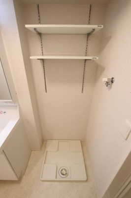 【設備】 | エーデル自由丘Ⅱ | 室内洗濯機置場