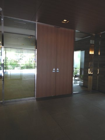ルミナリータワー池袋のエントランス