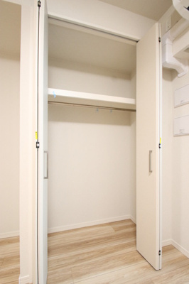 【収納】 | ウィスタリア レジデンス 博多 | 301クローゼット\r\n※写真はモデルルームです。現況優先となります。