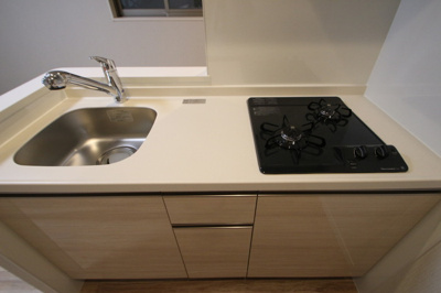 【キッチン】 | ウィスタリア レジデンス 博多 | 301 2口ガスコンロ\r\n※写真はモデルルームです。現況優先となります。