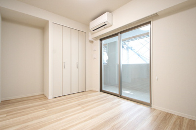 【洋室】 | ウィスタリア レジデンス 博多 | 301洋室\r\n※写真はモデルルームです。現況優先となります。