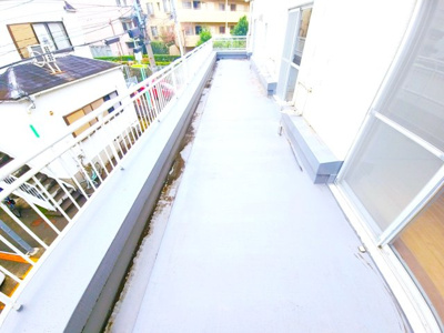 【バルコニー】 | 第２三宿ハウス | 落ち着いた時間を過ごせるバルコニーです