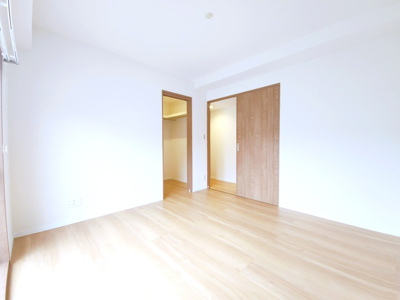 【寝室】 | 第２三宿ハウス | 使い勝手のいい寝室です