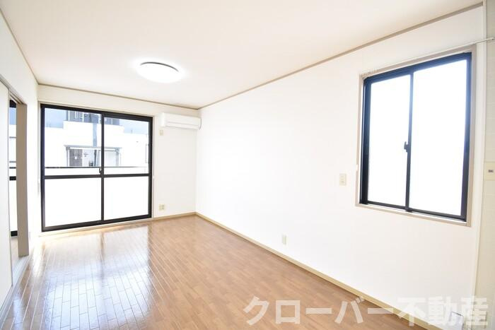 サニーコーポ C棟の居間・リビング|ＤＫ９帖