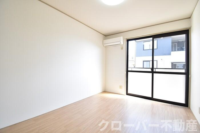 サニーコーポ C棟の洋室|南東洋室６帖