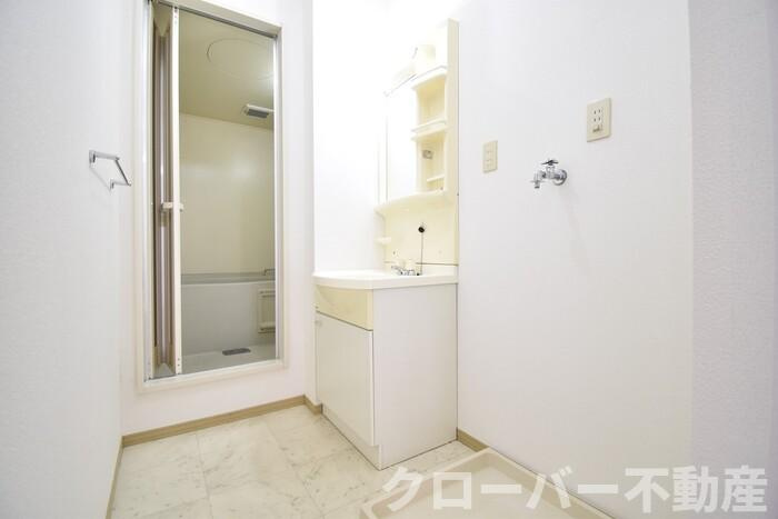 サニーコーポ C棟の洗面所|洗面台・室内洗濯機置場