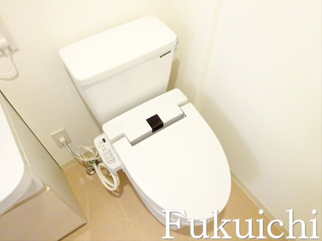 ディアレイシャス都立大駅前のトイレ