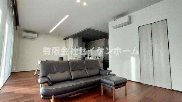 高崎市山田町　中古住宅（積水ハウス施工）の居間・リビング