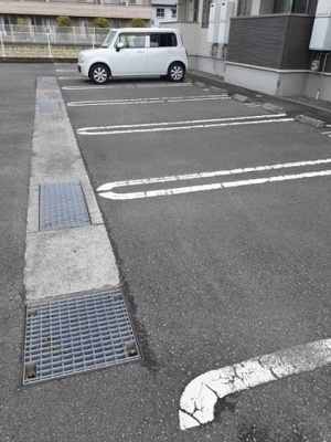 【駐車場】 | ストロベリーガーデンＢ