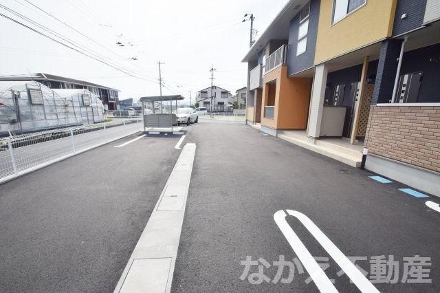 【駐車場】