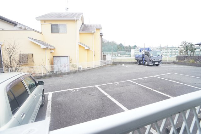 ラ・パストラールの駐車場