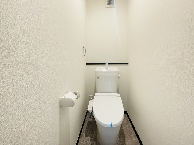 【トイレ】 | 大里郡寄居町第5期　ワイウッドコート　新築戸建　全4区画　3号棟