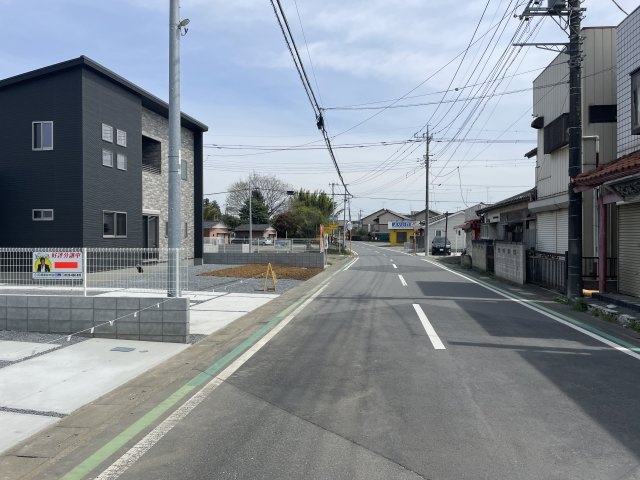 【前面道路含む現地写真】 | 大里郡寄居町第5期　ワイウッドコート　新築戸建　全4区画　3号棟