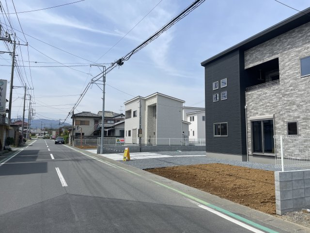 【前面道路含む現地写真】 | 大里郡寄居町第5期　ワイウッドコート　新築戸建　全4区画　3号棟