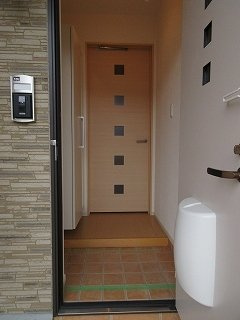 【玄関】 | ヴィラ・フィオーレ