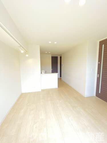 シャーメゾン中府の居間・リビング