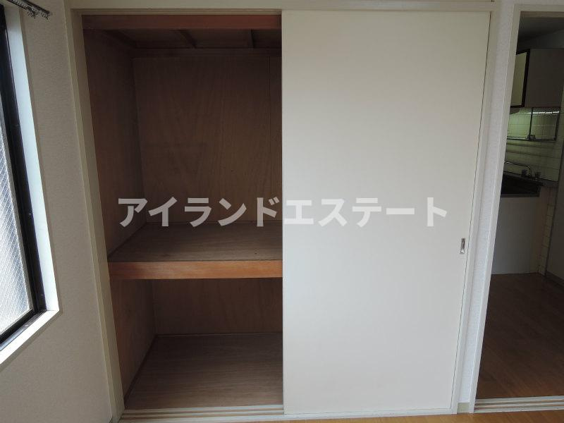 NSハイム　バストイレ別　脱衣所　角住戸の収納