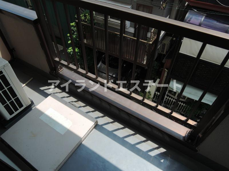 NSハイム　バストイレ別　脱衣所　角住戸のバルコニー