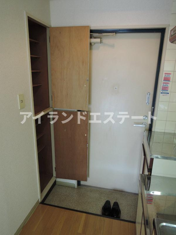 NSハイム　バストイレ別　脱衣所　角住戸の玄関