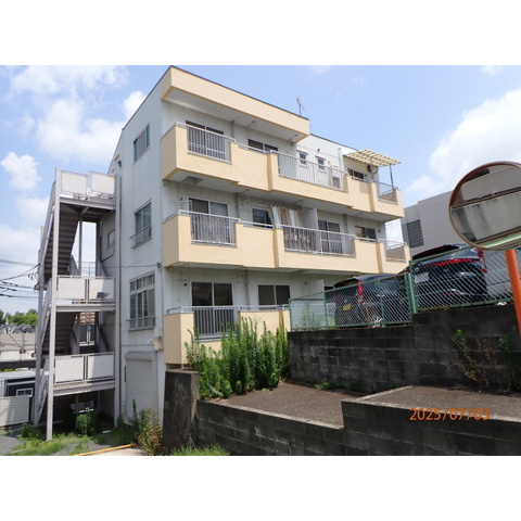 山栄ハイツの外観