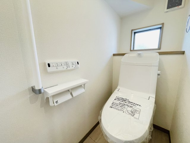 【トイレ】 | 大里郡寄居町第5期　ワイウッドコート　新築戸建　全4区画　4号棟