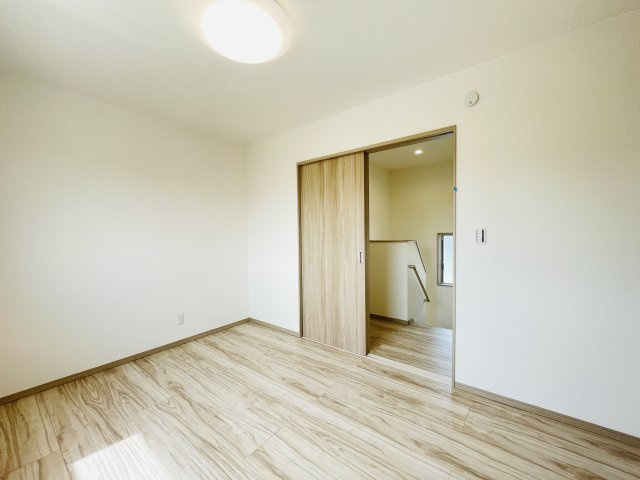 【洋室】 | 大里郡寄居町第5期　ワイウッドコート　新築戸建　全4区画　4号棟