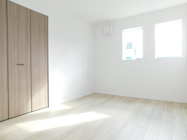 名古屋市中川区江松５丁目の新築一戸建の洋室|◇洋室◇　　南面で明るい洋室６．０帖　全居室収納完備！