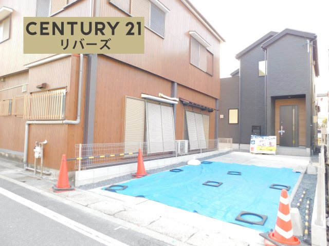 名古屋市中川区江松５丁目の新築一戸建の前面道路含む現地写真|◇限定１棟◇　　新価格！！いつでもご案内致します！（お問合せ当日、平日、水曜、夜間でもＯＫ）　敷地６０坪超！　駐車２台ＯＫ♪　南面に広い庭付き！　全居室南向き♪　続き間ＬＤＫ２２．５帖！
