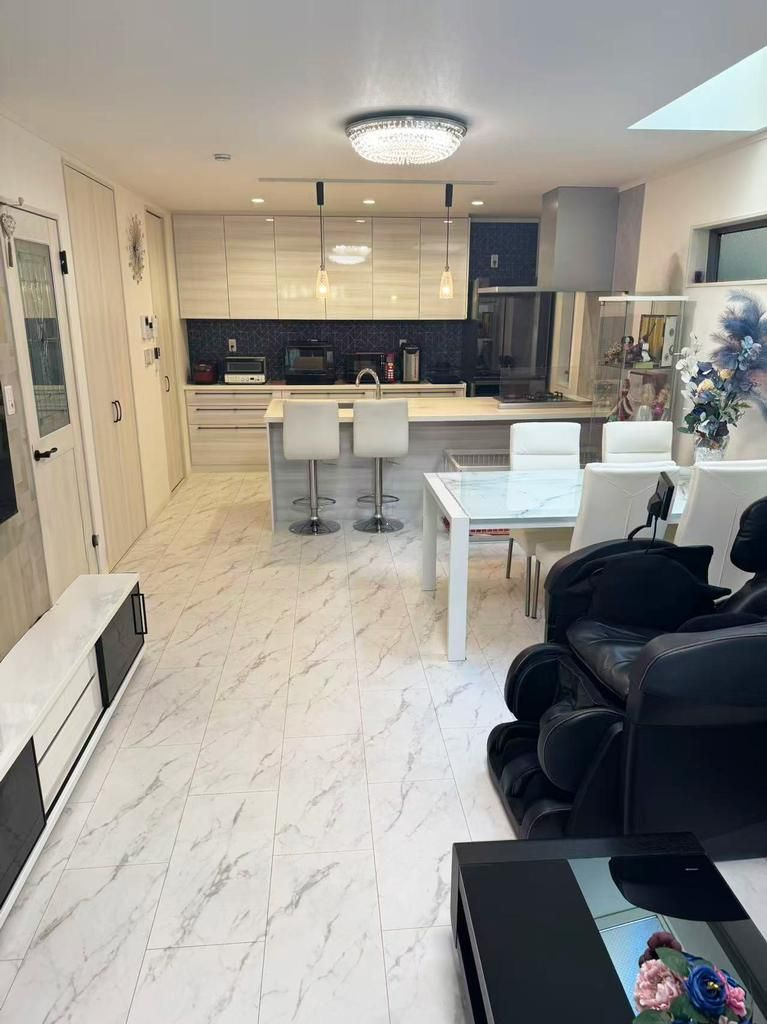 豊島区上池袋2丁目　中古戸建の居間・リビング|現地ご見学希望・資料請求などお気軽にお問い合わせ下さい！
03-5990-5201