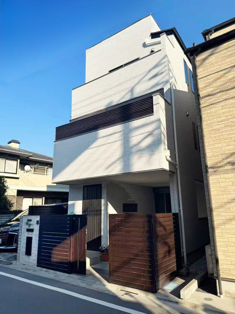 豊島区上池袋2丁目　中古戸建の外観|現地ご見学希望・資料請求などお気軽にお問い合わせ下さい！
03-5990-5201