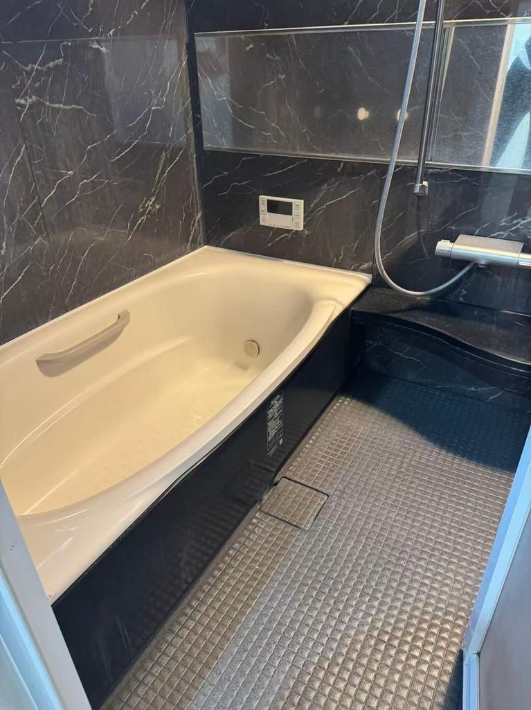 豊島区上池袋2丁目　中古戸建の浴室|現地ご見学希望・資料請求などお気軽にお問い合わせ下さい！
03-5990-5201