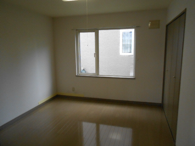 グランカーサ昭和北の洋室