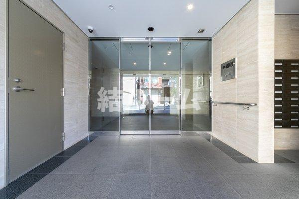 板橋区小豆沢２丁目の賃貸マンションのエントランス