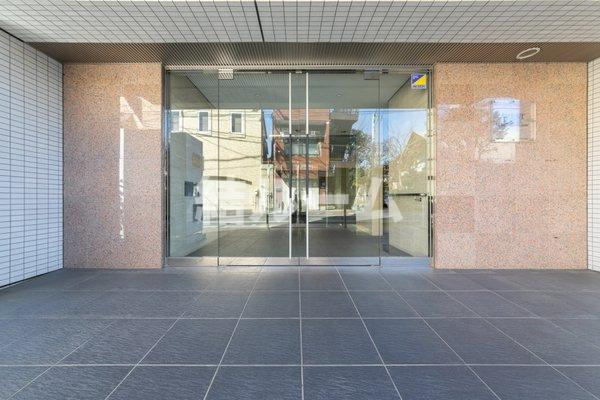 板橋区小豆沢２丁目の賃貸マンションのエントランス