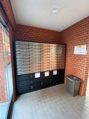 所沢メゾン3号館のエントランス