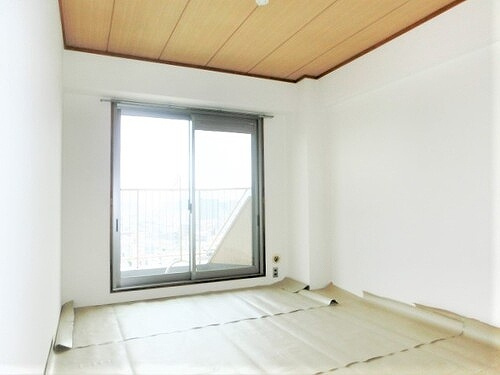 みゆきパークマンションＡ棟の居間・リビング|和室（約5.9畳/日焼防止シート敷設中）※2016年8月撮影