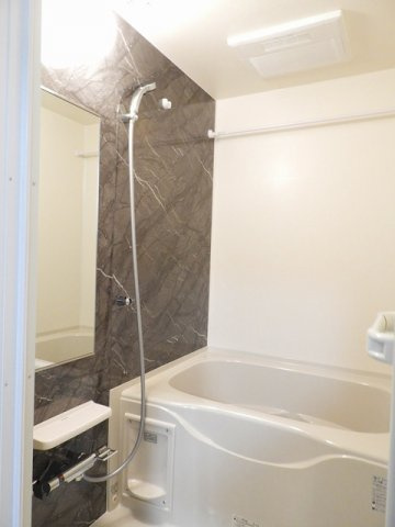 Ｌｕｃｅ　伴中央の浴室|きれいなお風呂です