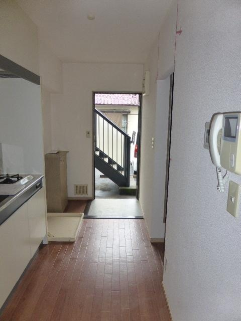 サンライフ京田の玄関|収納もある玄関です